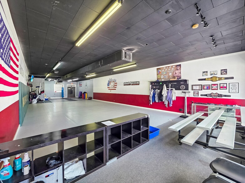 More Photos Of 617 Main St, Liberty Storefront Retail Office For Sale