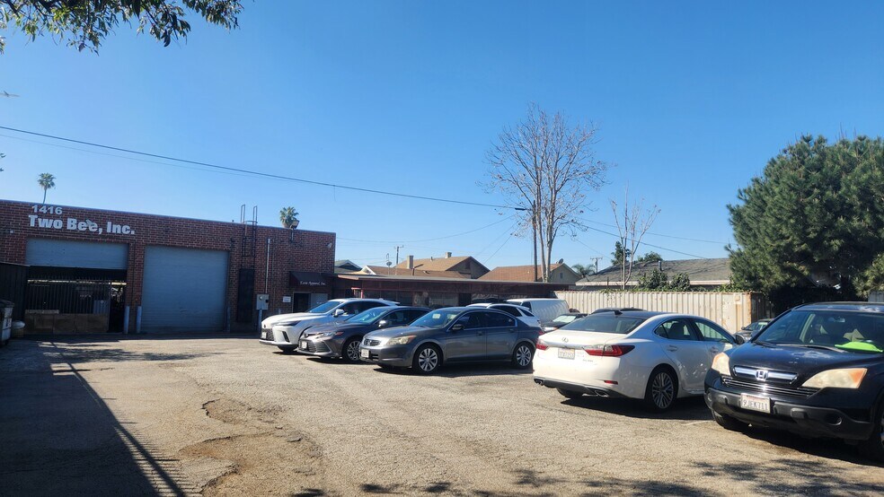More Photos Of 1416-1423 E 58th Dr, Los Angeles Manufacturing For Sale