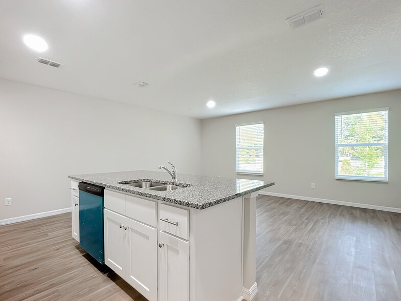 More Photos Of 9556 Hood Rd, Jacksonville Apartments For Sale