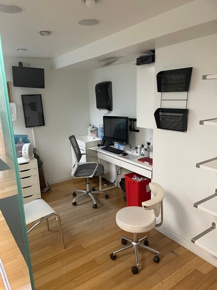 More Photos Of 225 E 57th St, New York Apartments For Lease