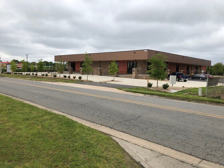 More Photos Of 815 Exchange Ave, Conway Office For Lease