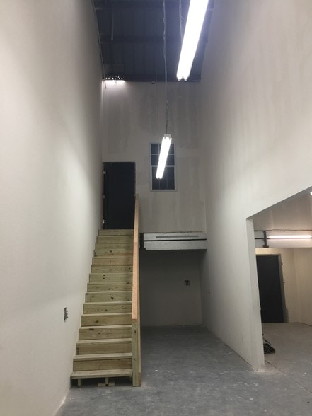 More Photos Of 8418 Broadway St, San Antonio Industrial For Sale