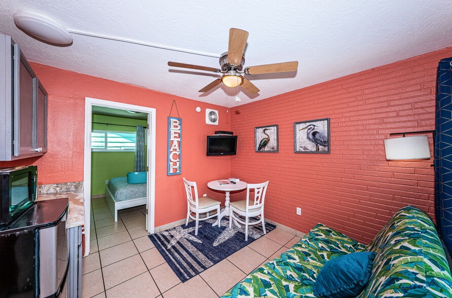 More Photos Of 12100 Gulf Blvd, Treasure Island Hotel For Sale