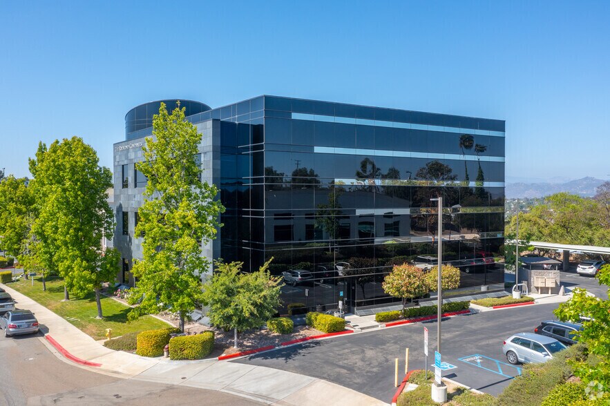 More Photos Of 960 Canterbury Pl, Escondido Office For Lease