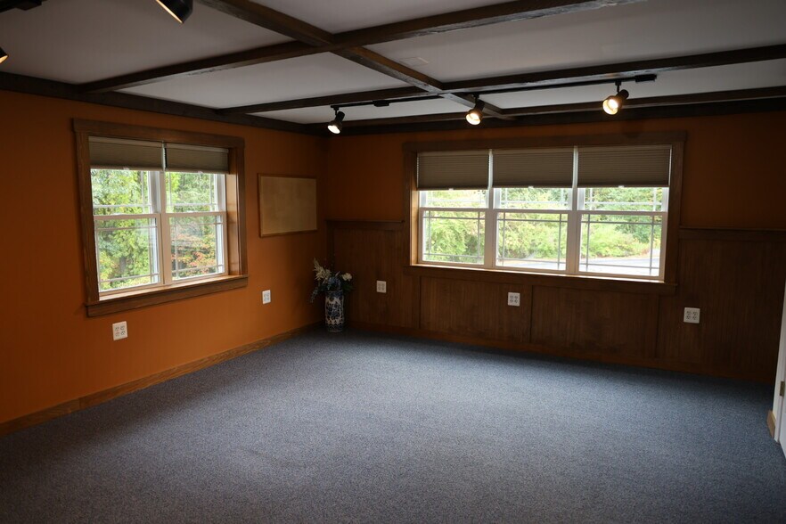 More Photos Of 807 NH-3A, Bow Light Manufacturing For Sale