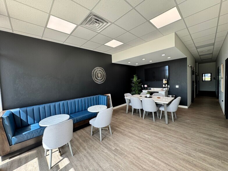 More Photos Of 901 E Main St, Yukon Coworking Space