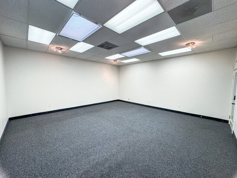 More Photos Of 212 Main St, Seal Beach Office Residential For Lease