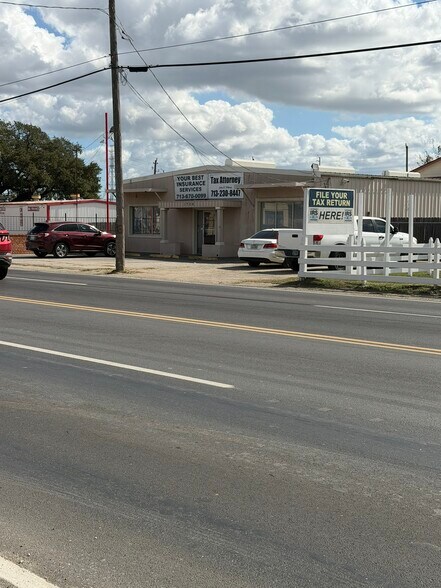 More Photos Of 1706 Clinton Dr, Galena Park Storefront Retail Office For Sale