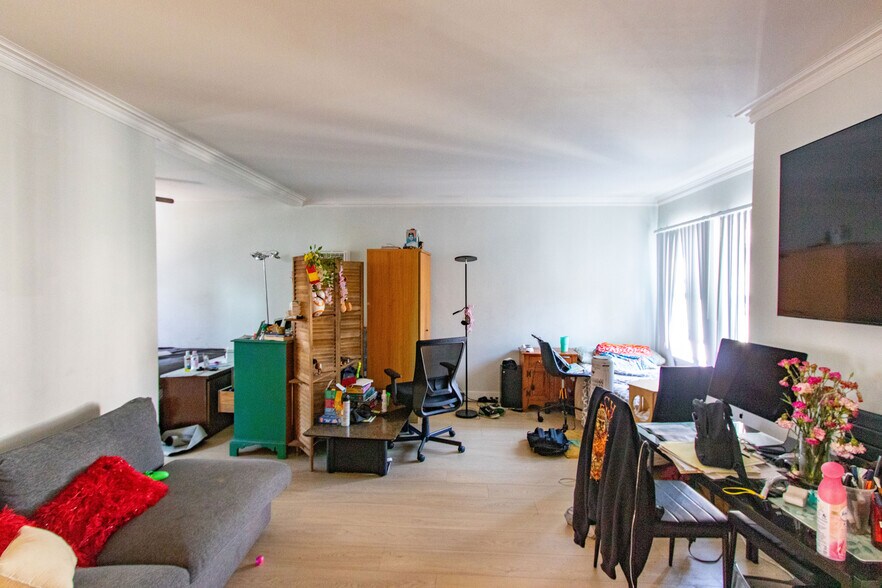 More Photos Of 201-207 S Kenmore Ave, Los Angeles Apartments For Sale