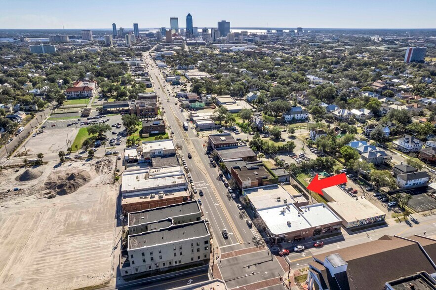 More Photos Of 1740-1744 N Main St, Jacksonville Storefront For Lease