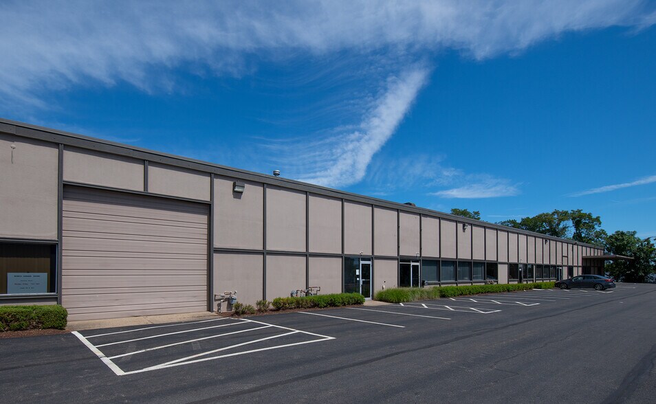 More Photos Of 2350 Eldo Rd, Monroeville Flex For Lease