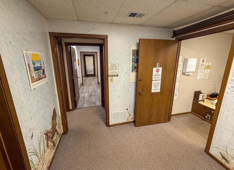 More Photos Of 16 Mantorville Ave N, Kasson Office For Sale