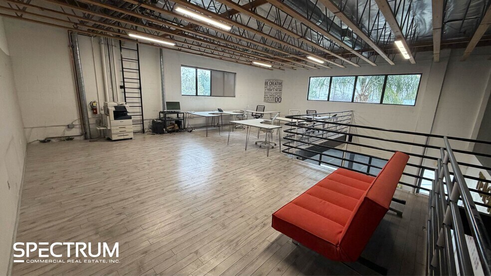 More Photos Of 15911 Arminta St, Van Nuys Manufacturing For Lease