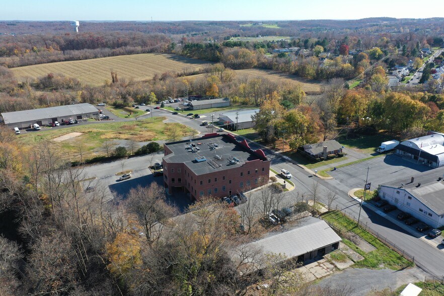 More Photos Of 205 Center St, Mount Airy Medical For Lease