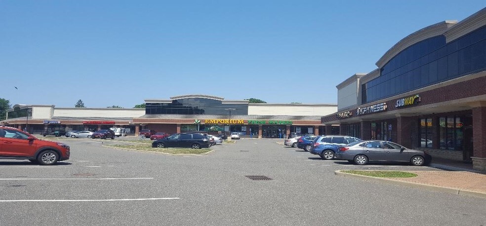 More Photos Of 876 Connetquot Ave, Islip Terrace Supermarket For Lease