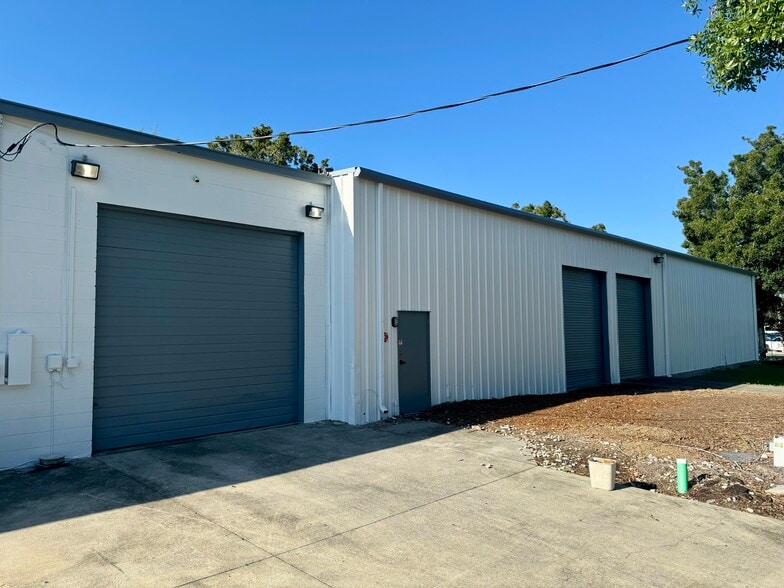 Primary Photo Of 6018 W Emma St, Tampa Warehouse For Lease