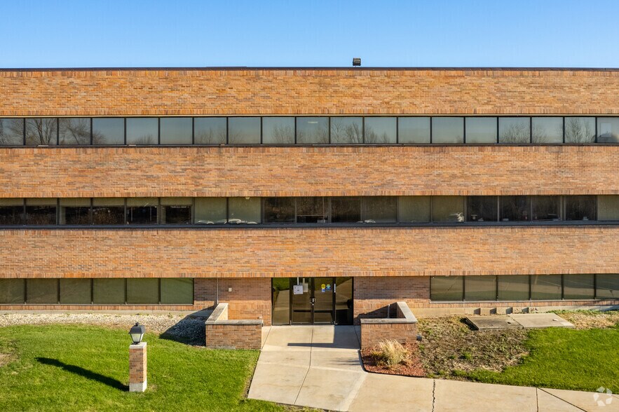 More Photos Of 20280 Governors Dr, Olympia Fields Unknown For Lease