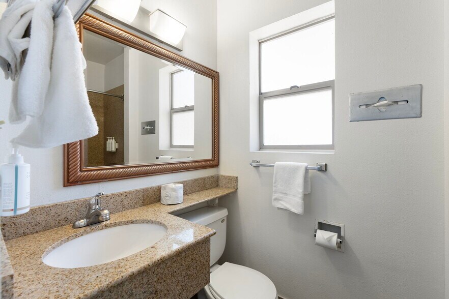 More Photos Of 430 E Route 66, Williams Hotel For Sale
