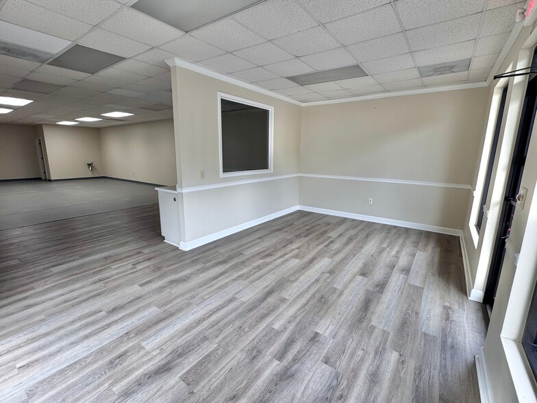 More Photos Of 2550 Limestone Pky, Gainesville Freestanding For Lease