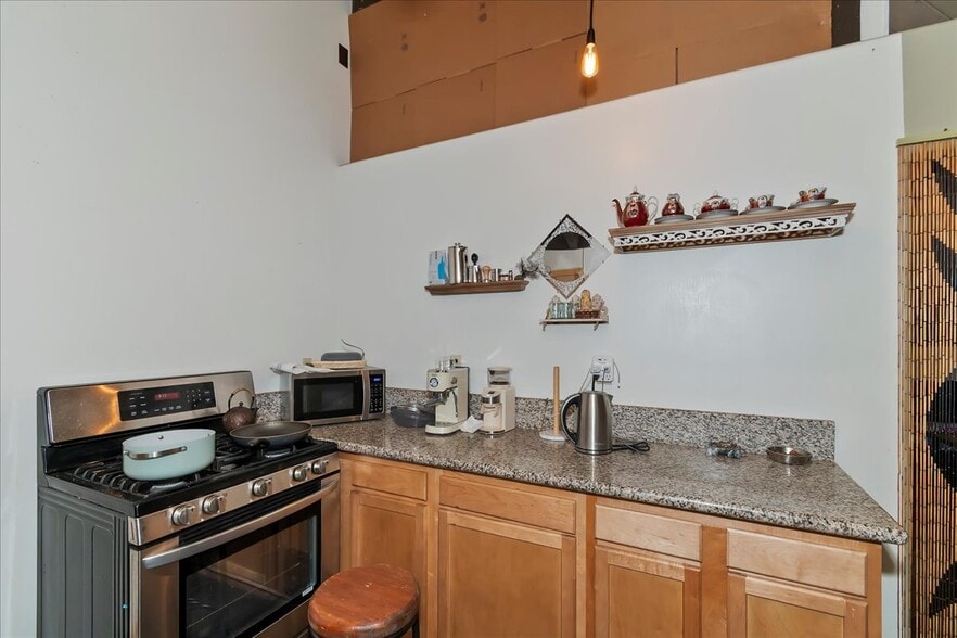 More Photos Of 40716 Village Dr, Big Bear Lake Freestanding For Sale