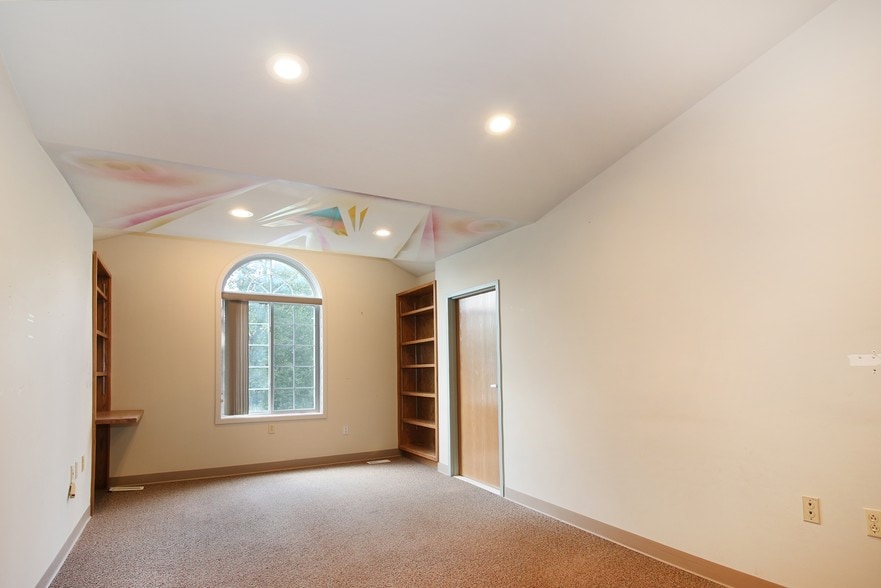 More Photos Of 1501 N Milford Rd, Milford Medical For Lease