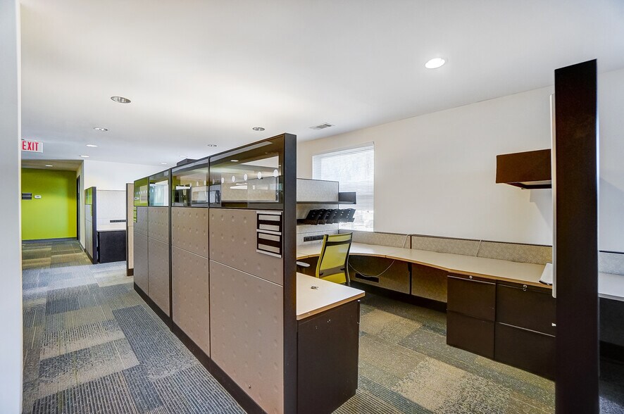More Photos Of 3925-3927 Brotherton Rd, Cincinnati Office For Sale