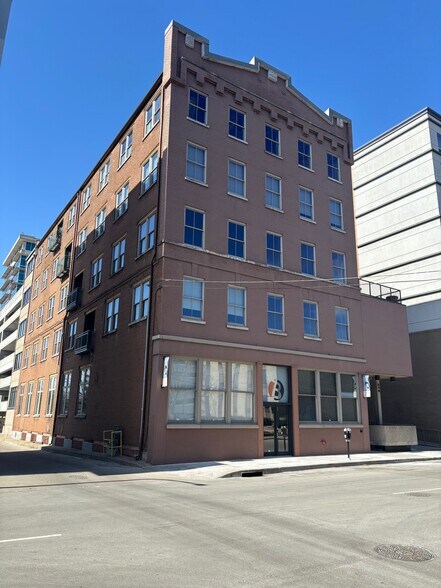 More Photos Of 214 S 8th St, Louisville Loft Creative Space For Lease