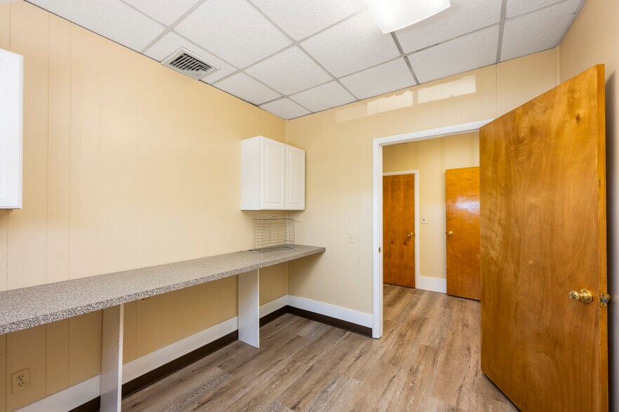 More Photos Of 64 Gleneida Ave, Carmel Storefront Retail Office For Lease