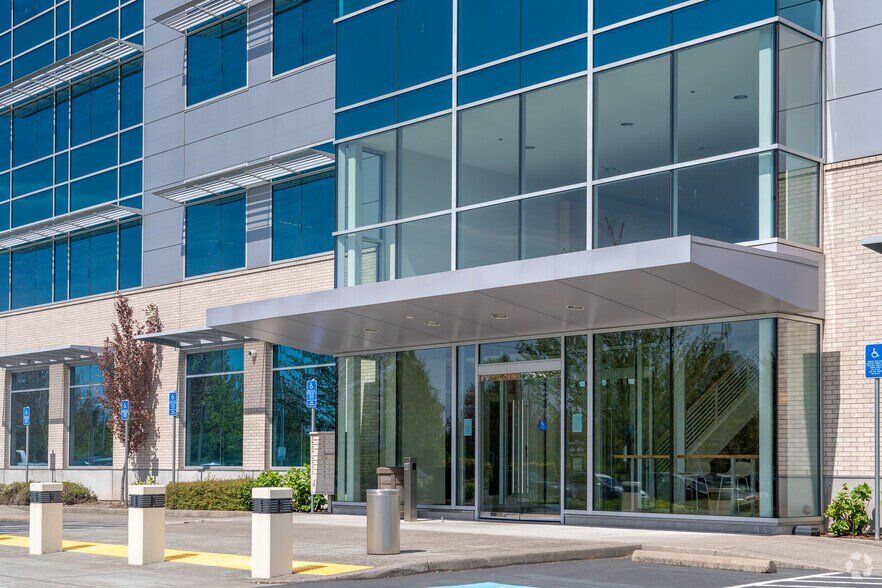 More Photos Of 9600 NE Cascades Pky, Portland Office For Lease