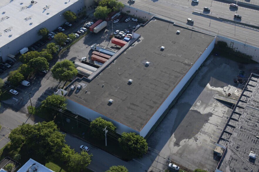 More Photos Of 1325 NW 78th Ave, Doral Warehouse For Lease
