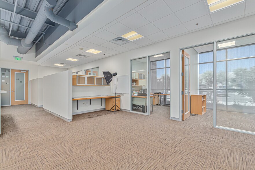 More Photos Of 4650 E Cotton Center Blvd, Phoenix Office For Lease