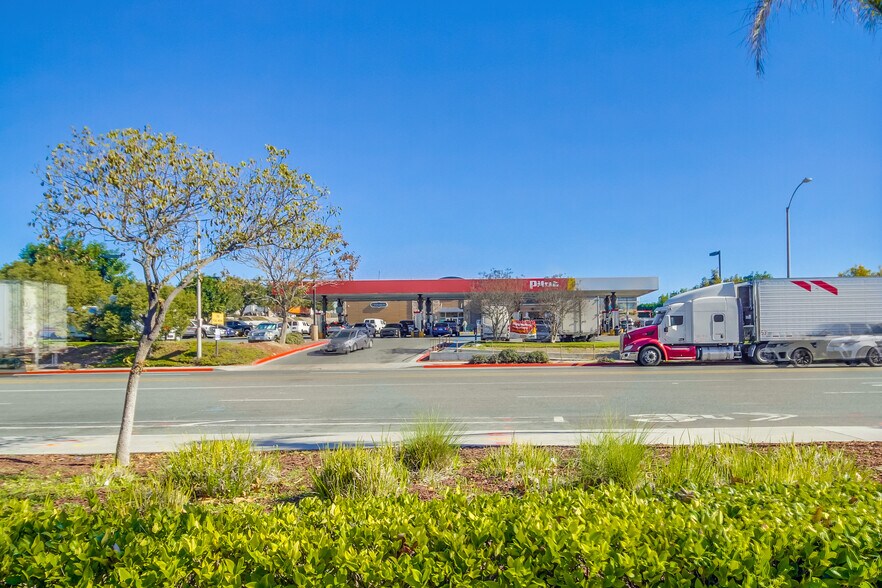 More Photos Of 1568 Lancaster Point Way, San Diego Flex For Sale