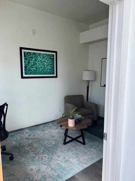 More Photos Of 4052-4058 Del Rey Ave, Marina Del Rey Loft Creative Space For Lease