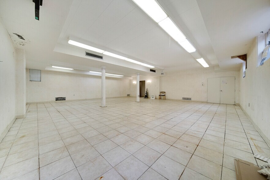 More Photos Of 19711 Greenfield Rd, Detroit Religious Facility For Sale