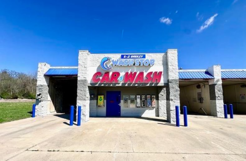 More Photos Of 259 S Herrington Pl, West Terre Haute Carwash For Sale