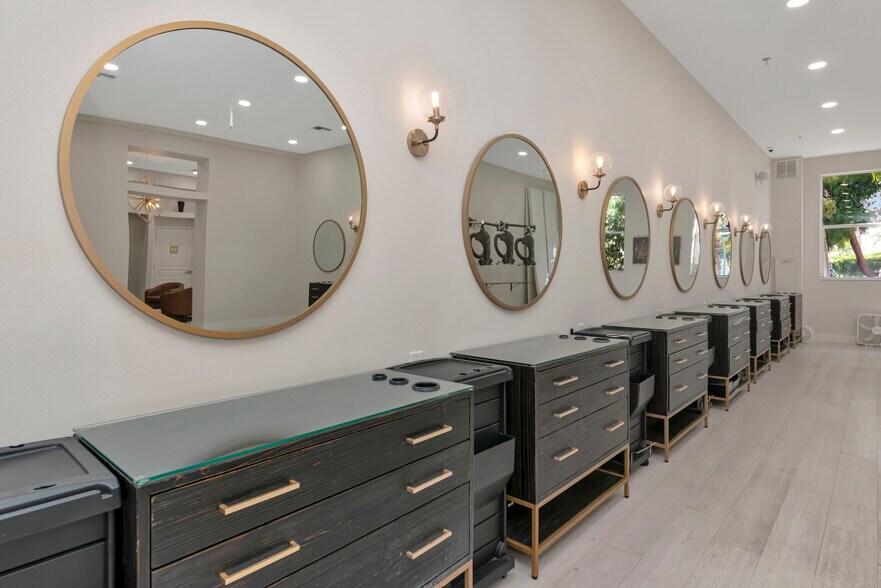 More Photos Of 1345 2nd St, Sarasota Office Residential For Sale