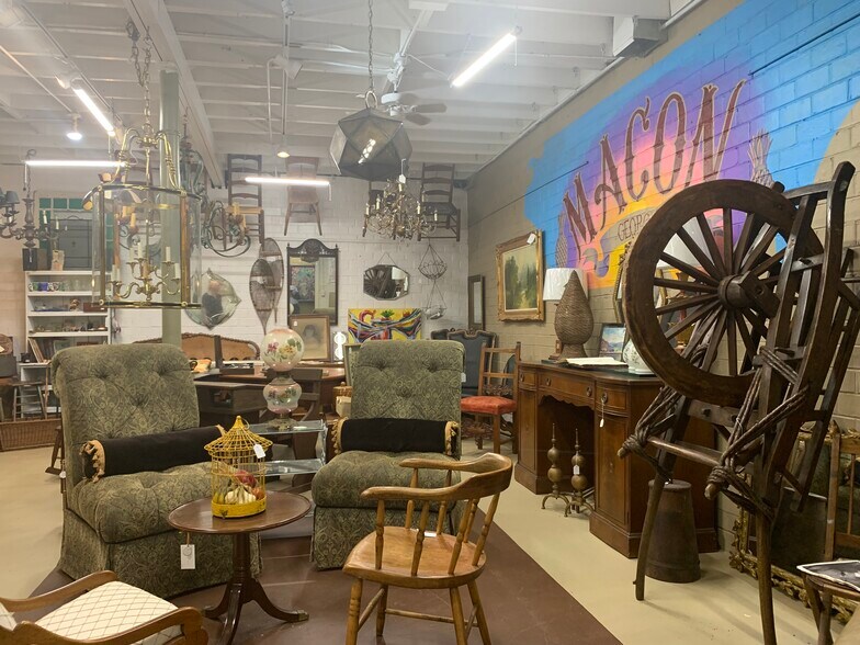 More Photos Of 2340 Ingleside Ave, Macon-Bibb General Retail For Sale