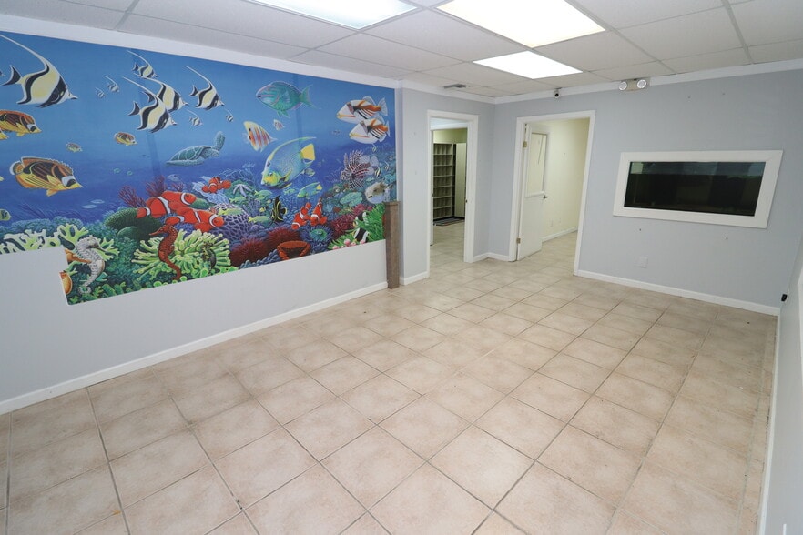 More Photos Of 6731-6765 Sunset Strip, Sunrise General Retail For Sale