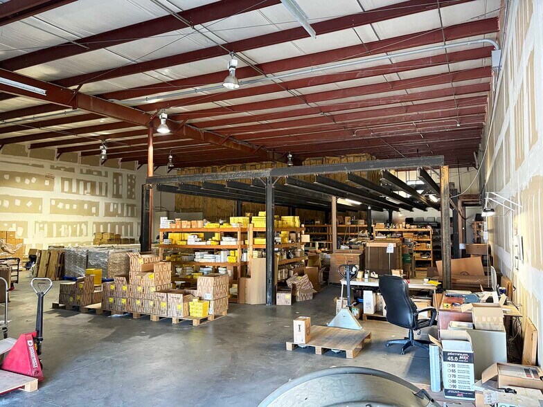 More Photos Of 2300 Clements Ferry Rd, Charleston Warehouse For Lease