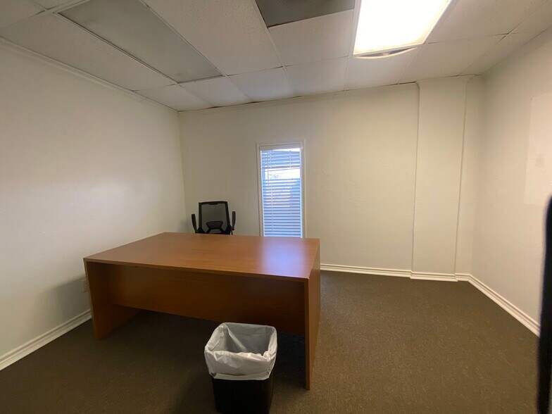 More Photos Of 12841 Highway 90, Beaumont Warehouse For Lease