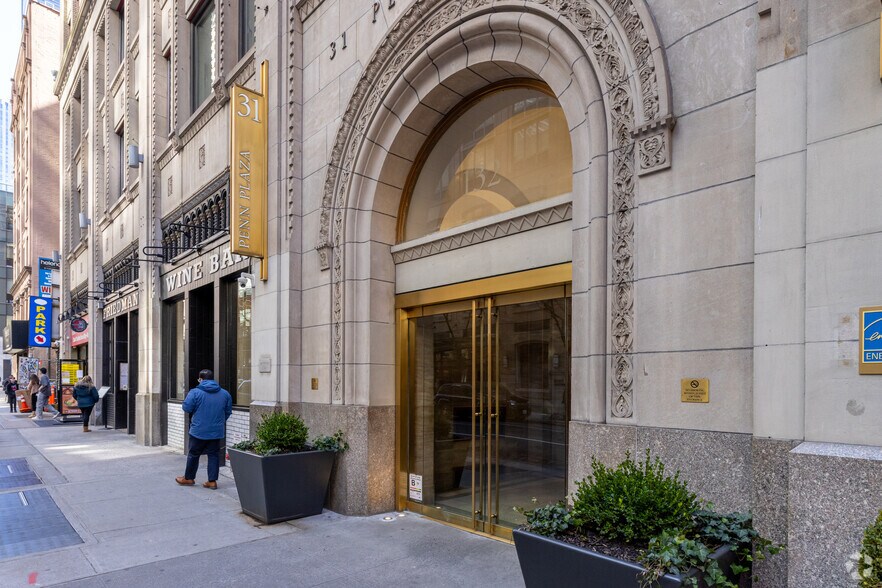 More Photos Of 132 W 31st St, New York Office For Sale