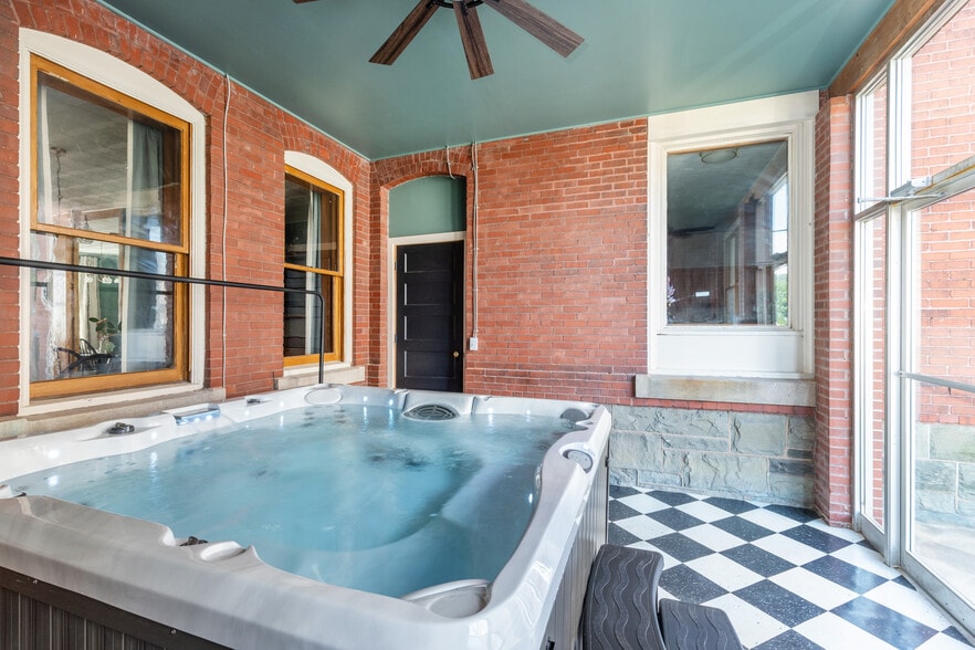 More Photos Of 124 E Abbott St, Lansford Specialty For Sale