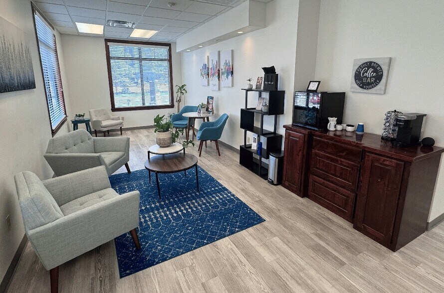 More Photos Of 8010 S 101st Ave E, Tulsa Medical For Lease