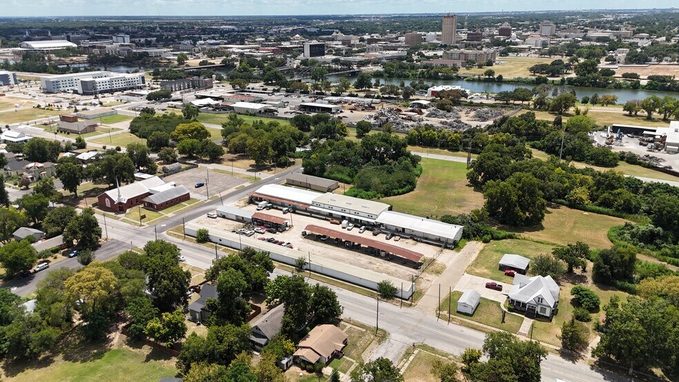 Primary Photo Of 412 McKeen St, Waco Warehouse For Sale