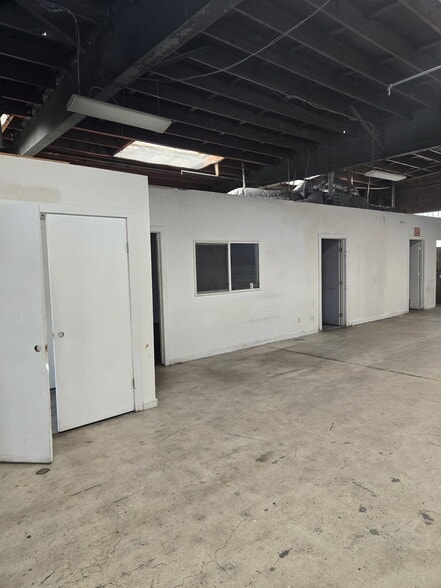 More Photos Of 147 W 155th St, Gardena Light Manufacturing For Sale