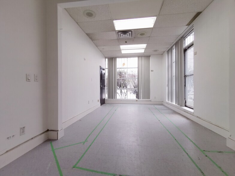 More Photos Of 3871 N Fraser Way, Burnaby Showroom For Lease