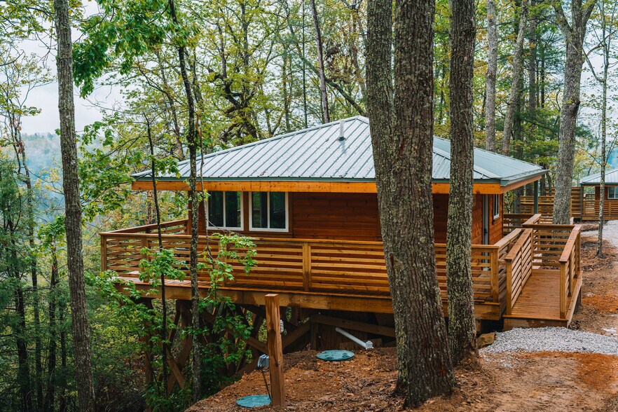 More Photos Of 250 Wood Thrush Lane, Rogers Specialty For Sale