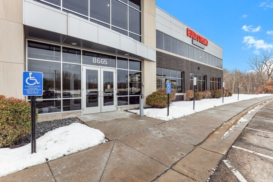 More Photos Of 8665 Hudson Blvd, Lake Elmo Medical For Sale