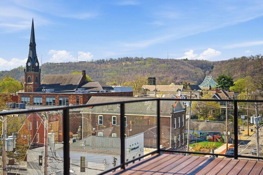 More Photos Of 443 Walnut St, Sewickley Flex For Sale