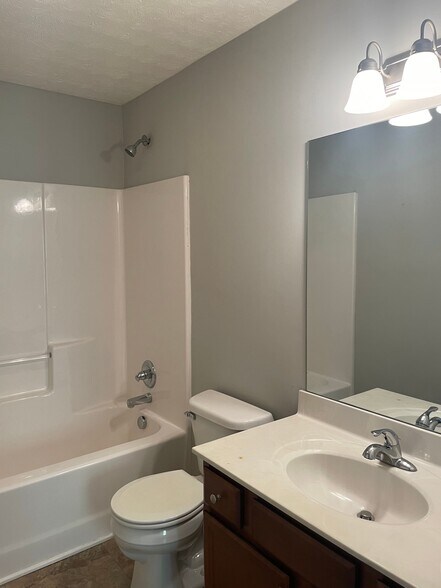 More Photos Of 415 Upper Stone Ave, Bowling Green Apartments For Sale